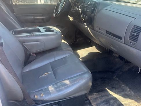 Used 2008 Chevrolet Silverado 2500 W/T image 2