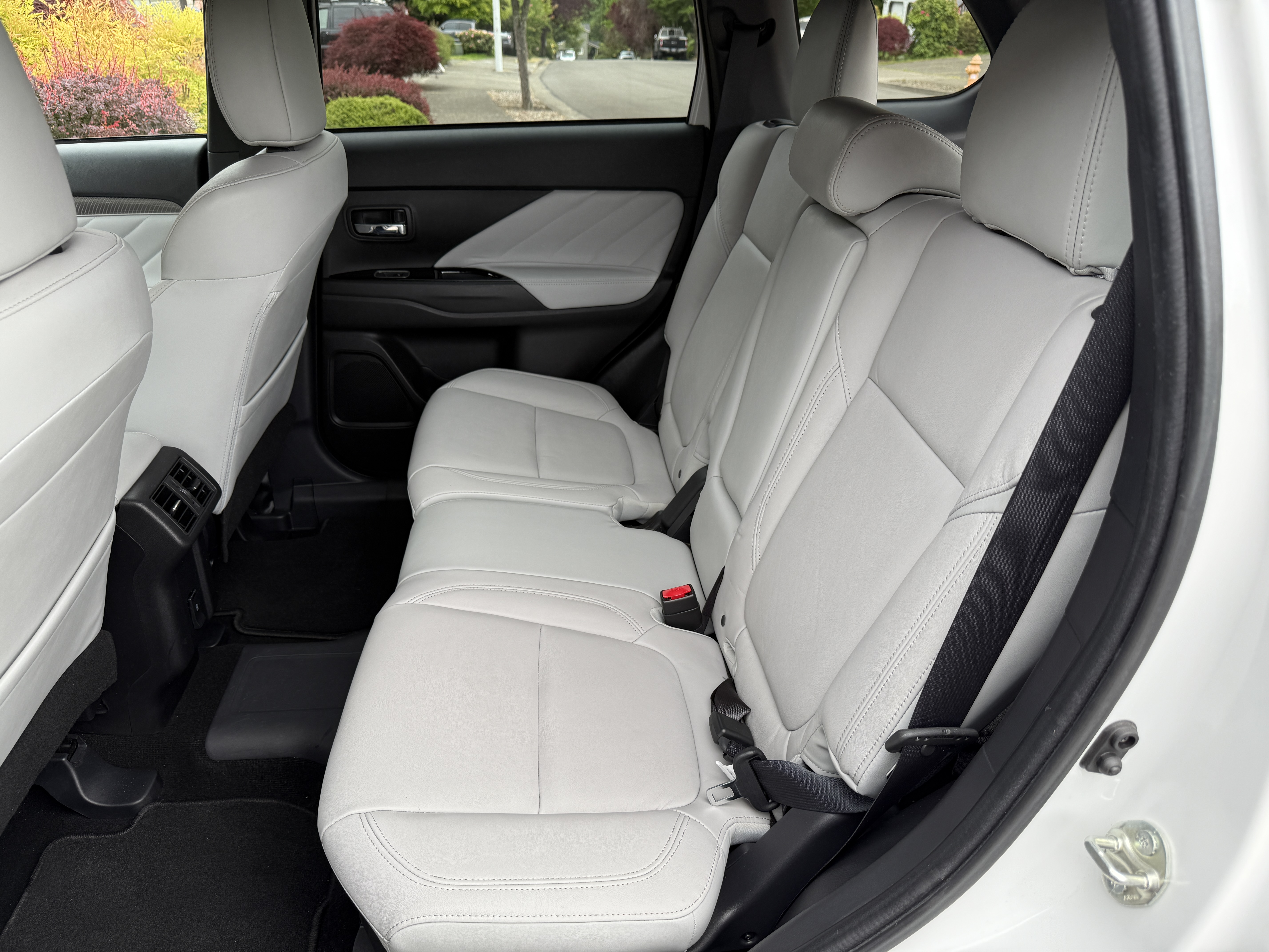 Used 2022 Mitsubishi Outlander SEL AWD/4WD image 13