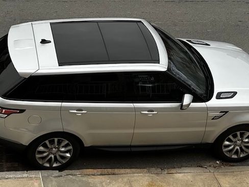 Used 2016 Land Rover Range Rover Sport HSE image 4