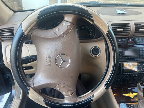 Used 2004 Mercedes-Benz C 240 Sedan image 9