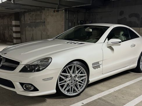 Used 2011 Mercedes-Benz SL 550 image 8