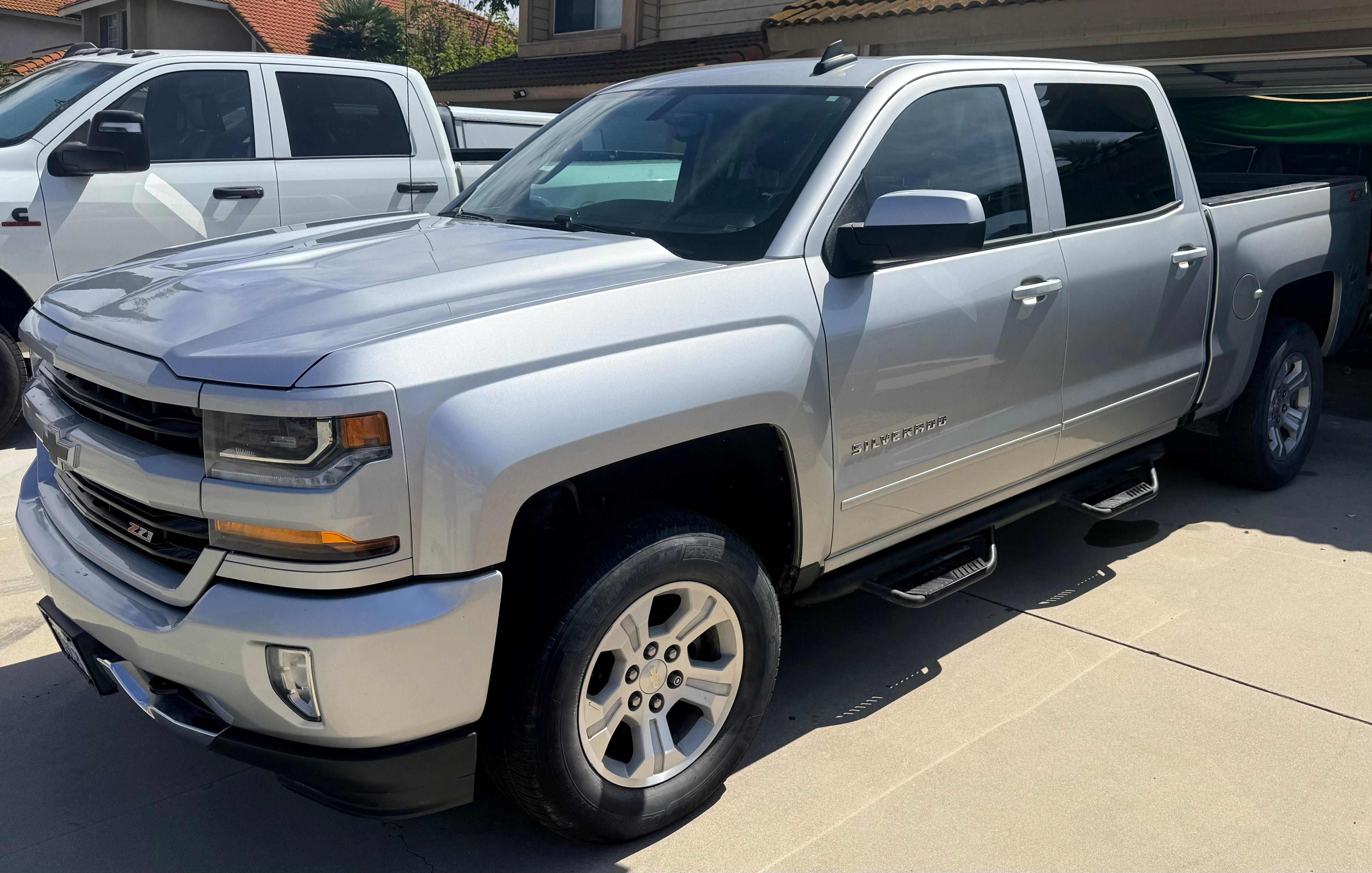 Used 2018 Chevrolet Silverado 1500 LT w/ All Star Edition AWD/4WD image 4