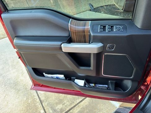 Used 2015 Ford F150 Lariat w/ Equipment Group 502A Luxury image 19