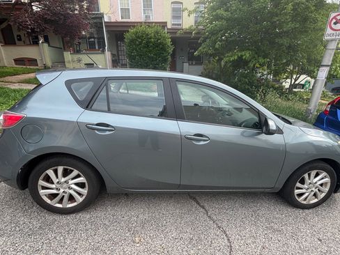 Used 2012 MAZDA MAZDA3 i Touring FWD image 2