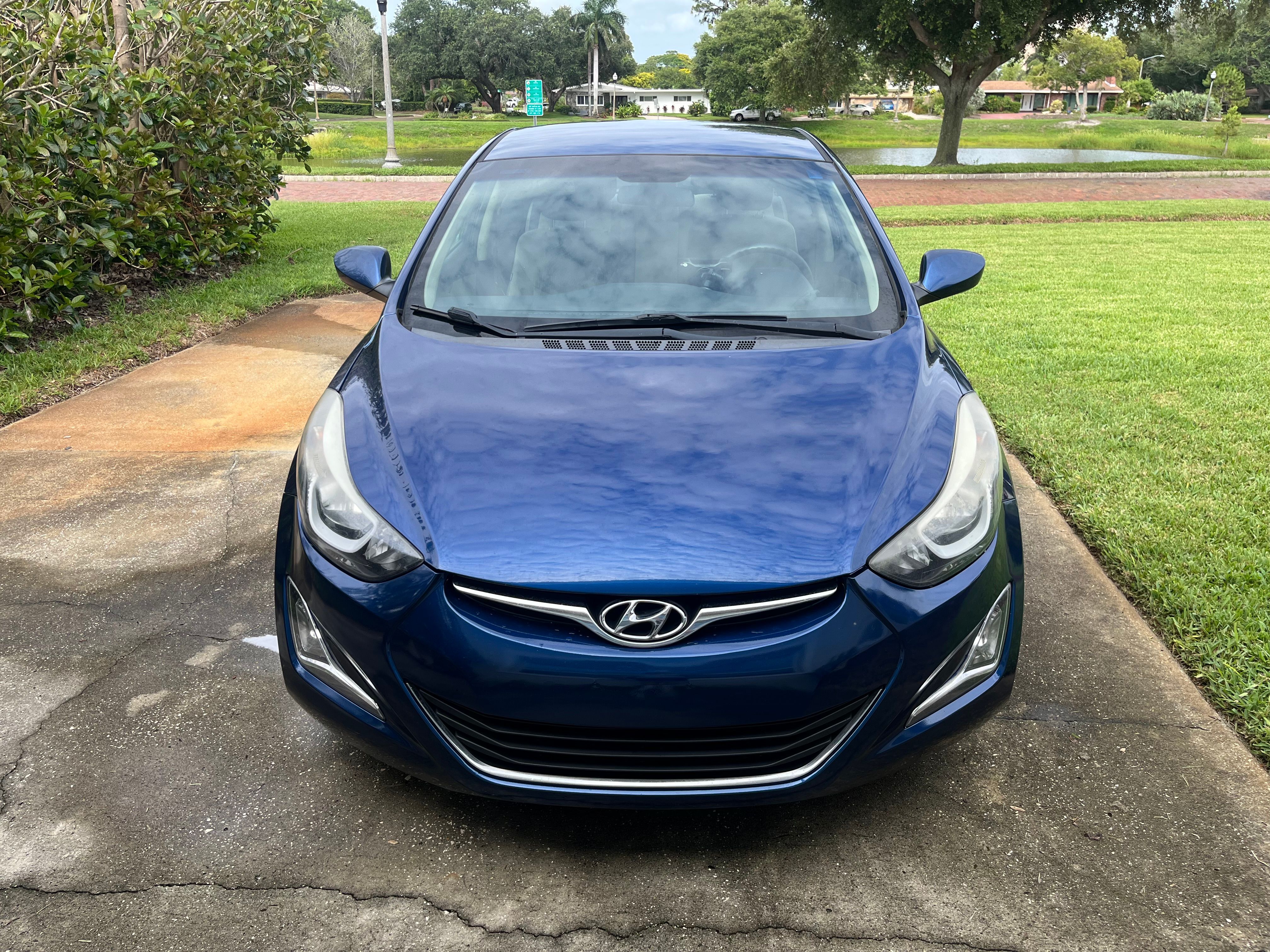 Used 2016 Hyundai Elantra SE w/ Option Group 02 FWD image 2