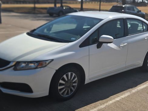 Used 2014 Honda Civic LX image 2