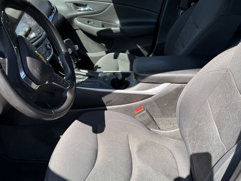 Used 2017 Chevrolet Volt LT w/ Comfort Package image 23