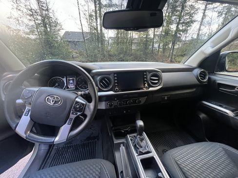 Used 2022 Toyota Tacoma SR5 image 11