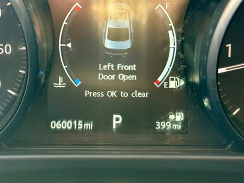 Used 2017 Jaguar XF Premium RWD image 11