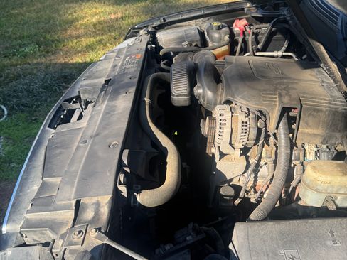 Used 2013 Chevrolet Tahoe LT w/ Luxury Package image 9