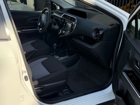 Used 2018 Toyota Prius C Three image 32