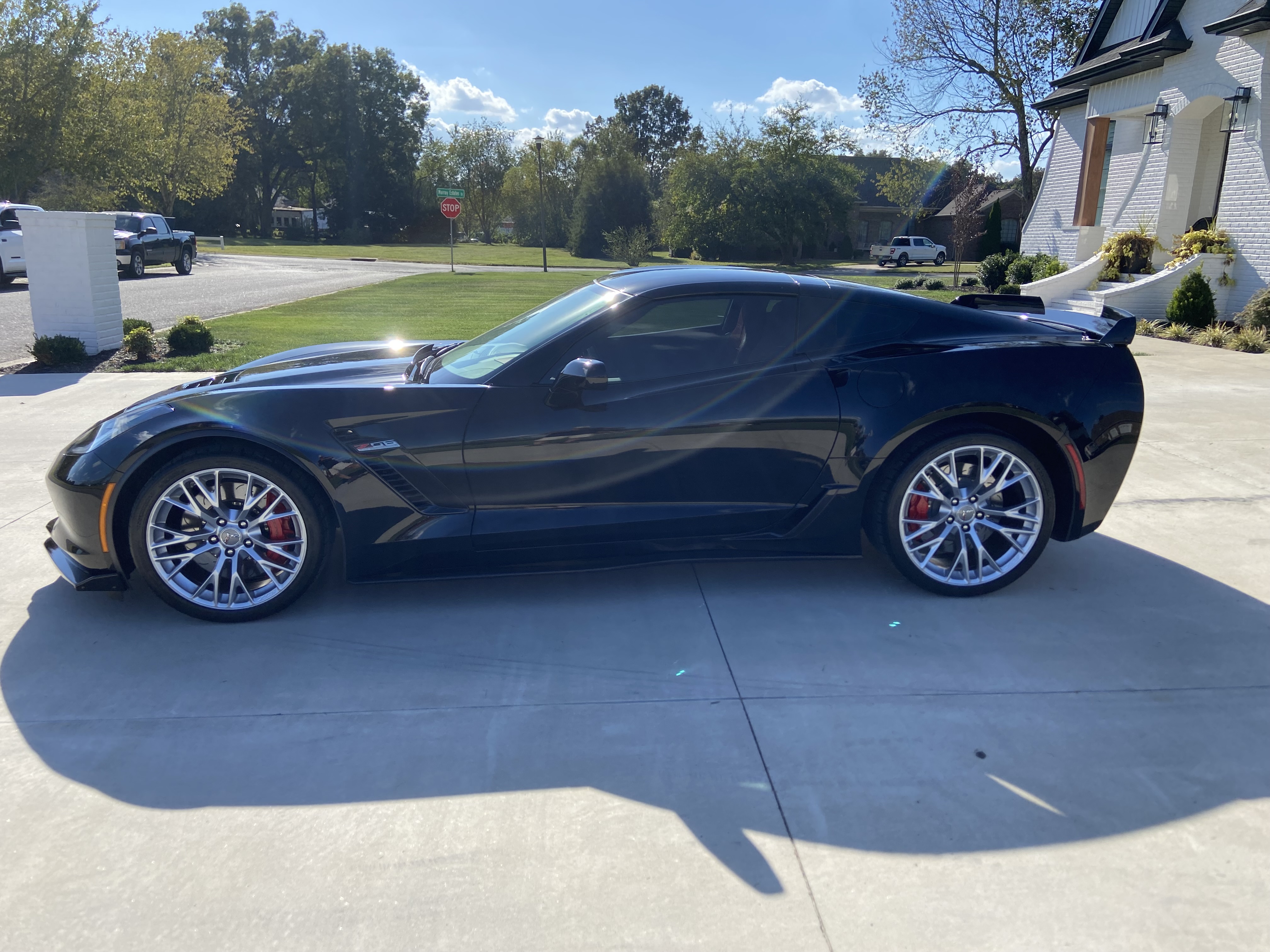 Used 2017 Chevrolet Corvette Z06 RWD image 2