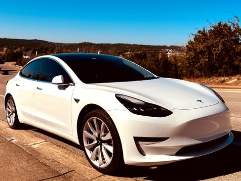 Used 2020 Tesla Model 3 Long Range image 1