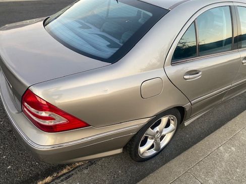 Used 2006 Mercedes-Benz C 230 Sedan image 4