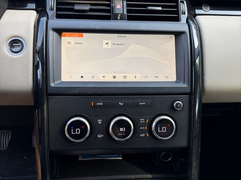 Used 2019 Land Rover Discovery SE AWD/4WD image 14