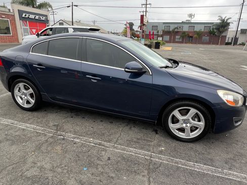 Used 2012 Volvo S60 T5 image 4