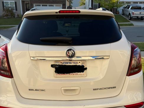 Used 2017 Buick Encore Essence w/ Experience Buick Package FWD image 4