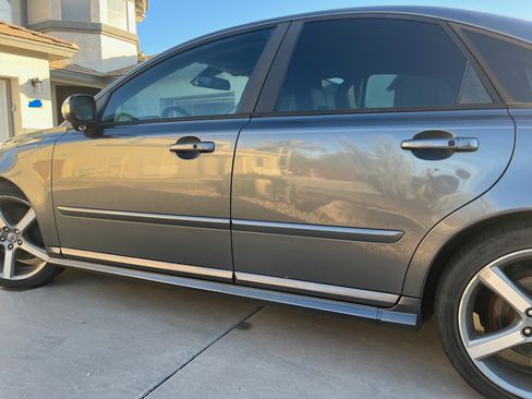 Used 2011 Volvo S40 T5 R-Design image 4