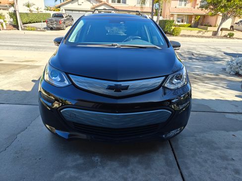 Used 2018 Chevrolet Bolt Premier w/ Driver Confidence II Package image 5