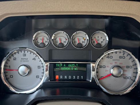 Used 2010 Ford F250 Lariat image 20