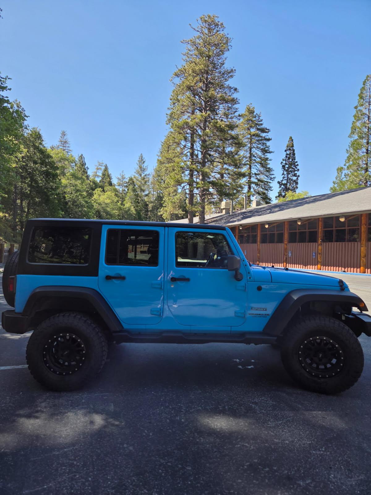 Used 2017 Jeep Wrangler Unlimited Sport w/ Quick Order Package 24S AWD/4WD image 2