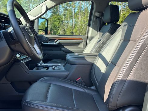 Used 2024 GMC Sierra 2500 Denali w/ Denali Reserve Package image 14