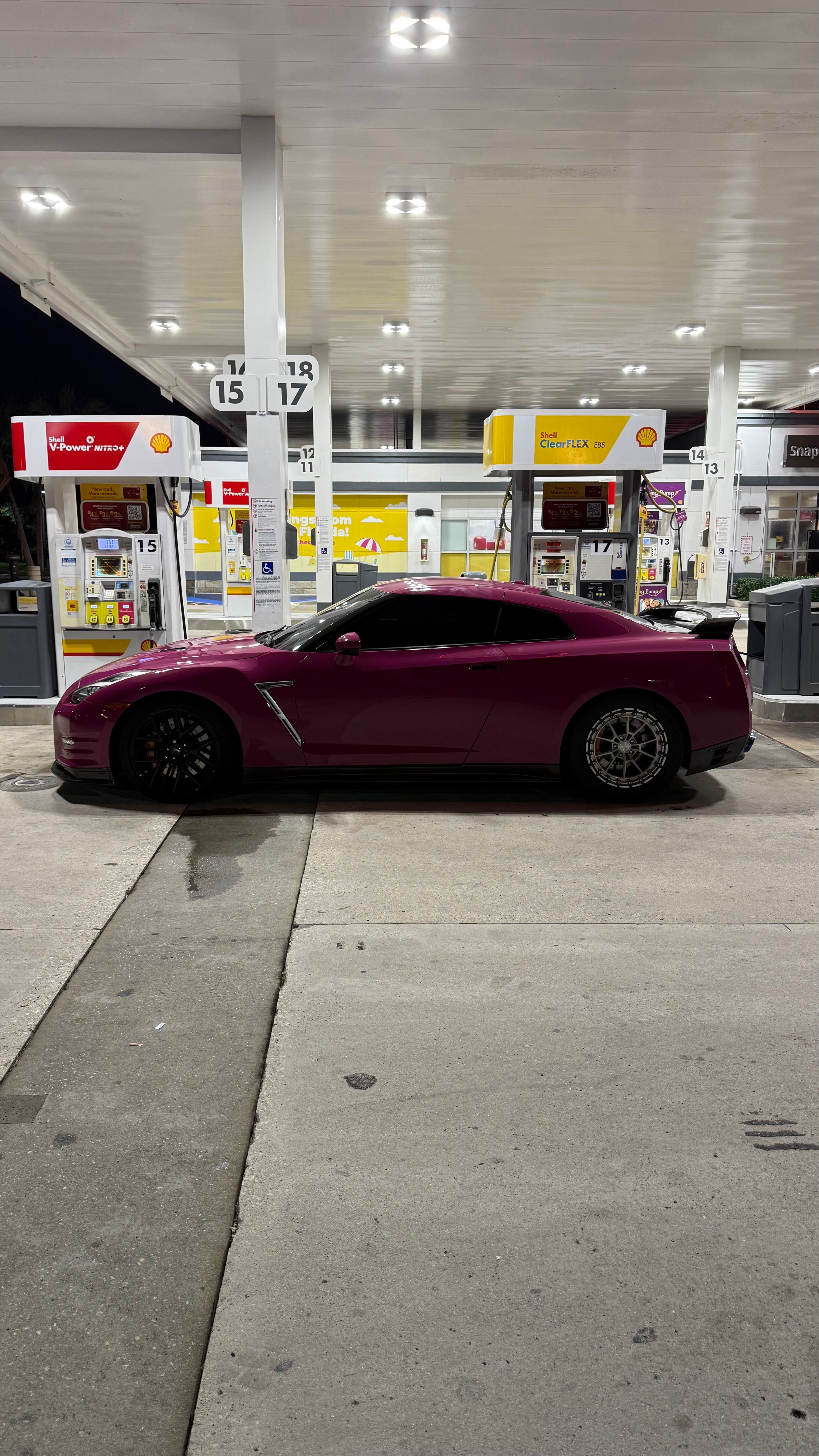 Used 2015 Nissan GT-R Premium AWD/4WD image 2