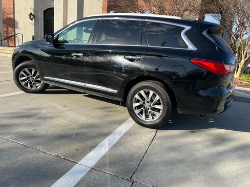 Used 2013 INFINITI JX35 FWD w/ Premium Pkg image 6
