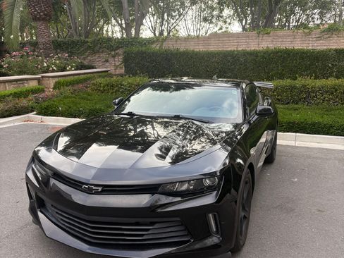 Used 2016 Chevrolet Camaro LT RWD image 2