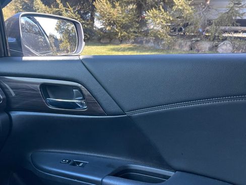 Used 2016 Honda Accord EX-L image 18