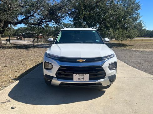 Used 2021 Chevrolet TrailBlazer LT w/ Sun and Liftgate Package image 5