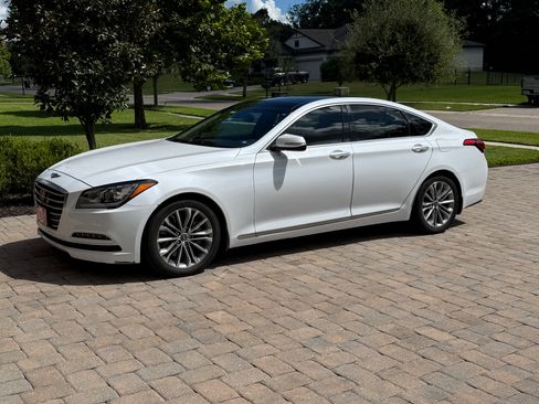 Used 2015 Hyundai Genesis 3.8 w/ Option Group 03 RWD image 2