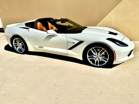 Used 2016 Chevrolet Corvette Stingray Coupe image 1