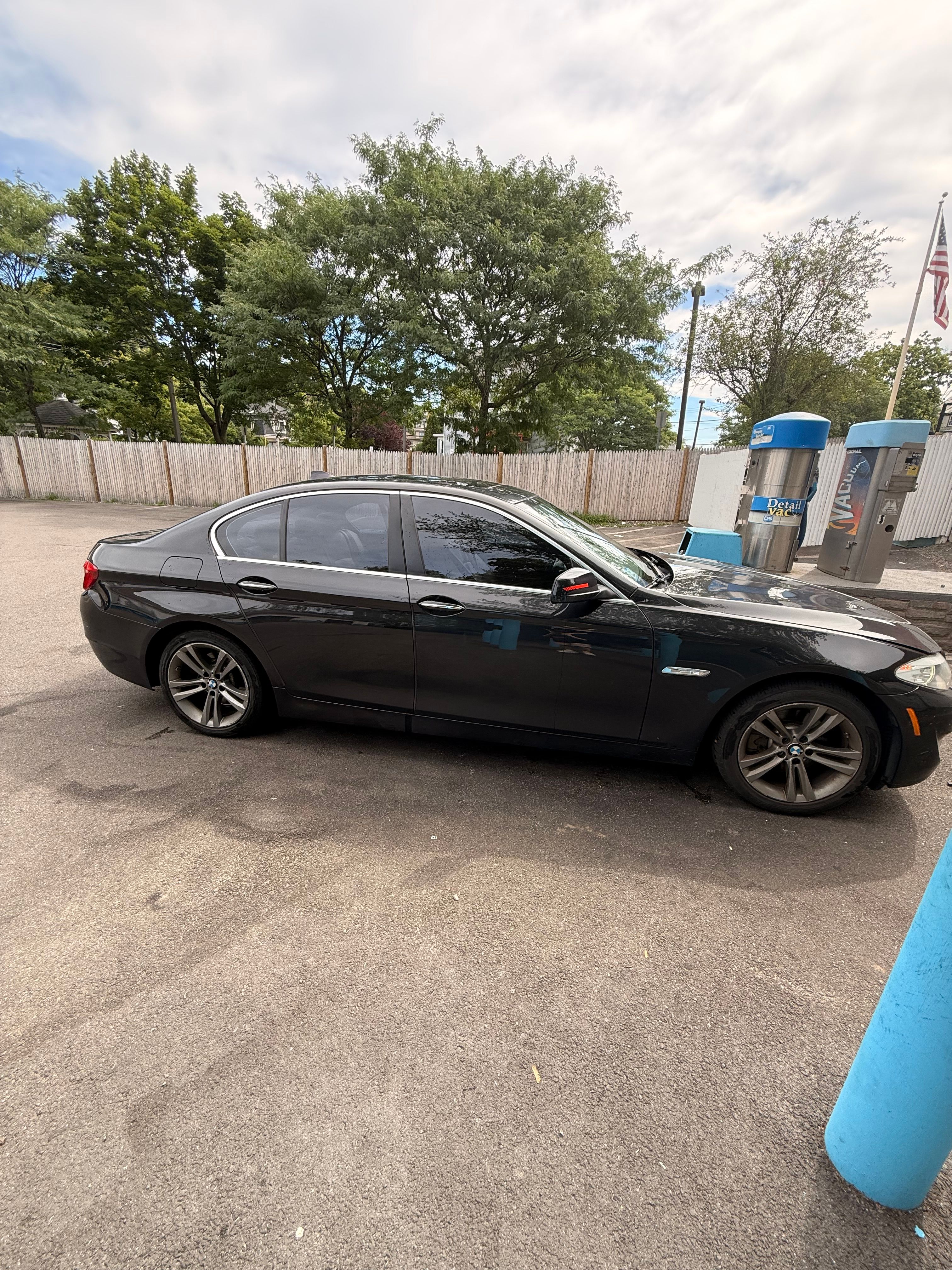 Used 2013 BMW 528i xDrive Sedan AWD/4WD image 2