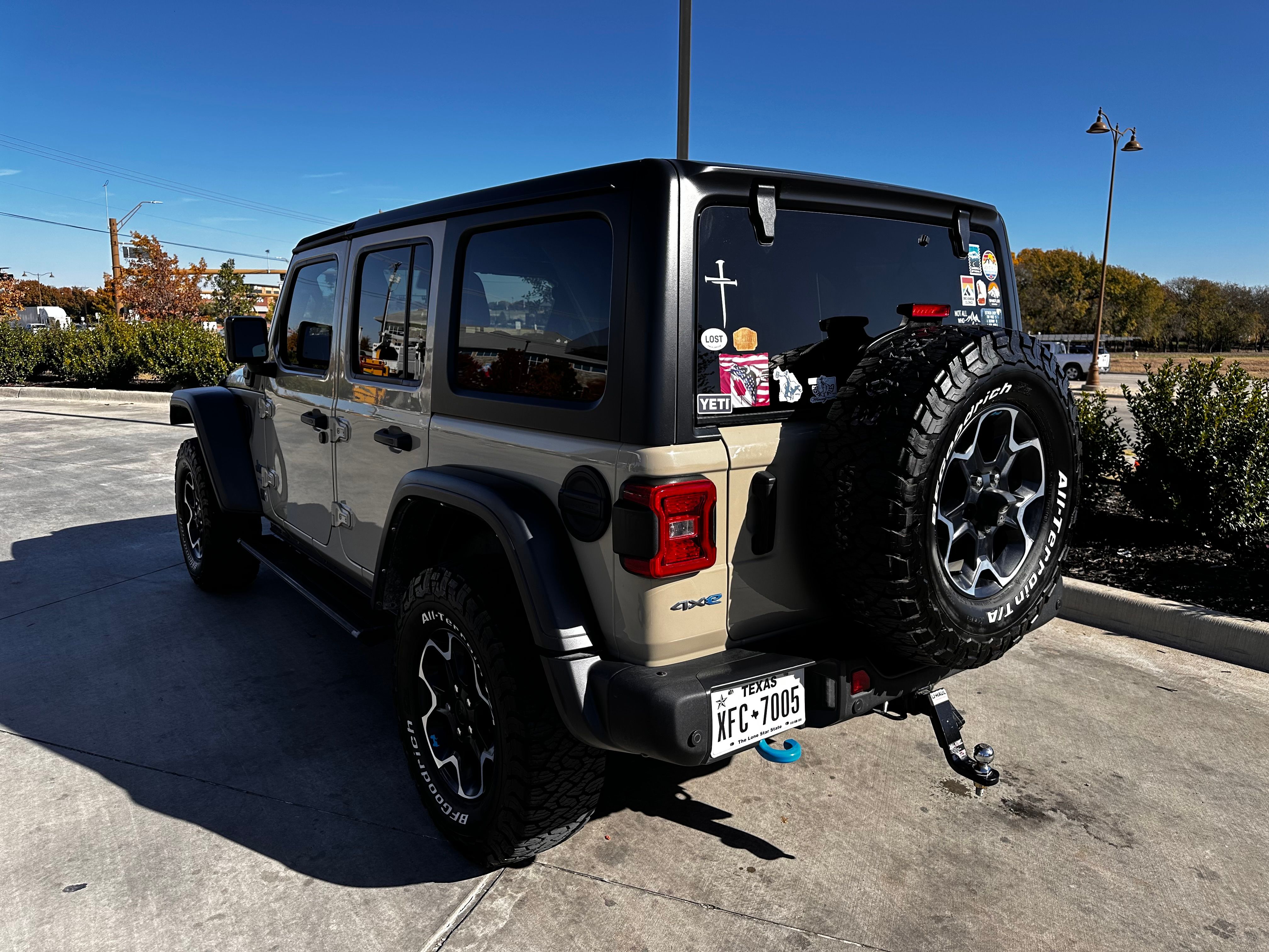 Used 2022 Jeep Wrangler Unlimited Rubicon 4xe w/ Steel Bumper Group AWD/4WD image 6