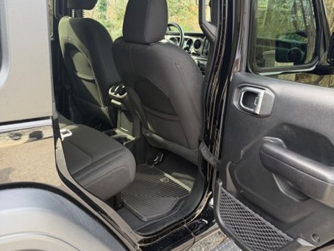 Used 2020 Jeep Wrangler Unlimited Sport S image 7