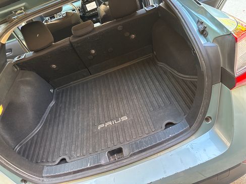 Used 2020 Toyota Prius LE image 13