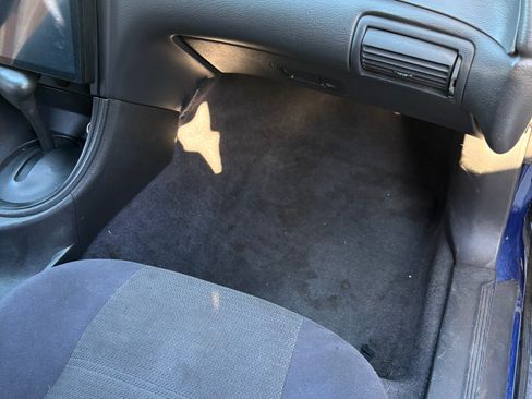 Used 2004 Ford Mustang Coupe image 12