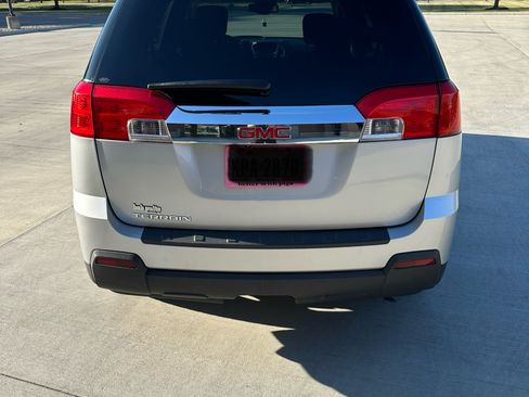 Used 2015 GMC Terrain SLE image 2