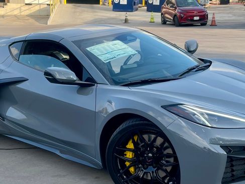 Used 2025 Chevrolet Corvette Z06 RWD image 15