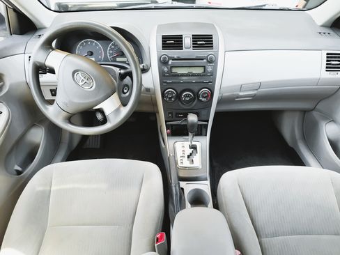 Used 2010 Toyota Corolla LE image 2
