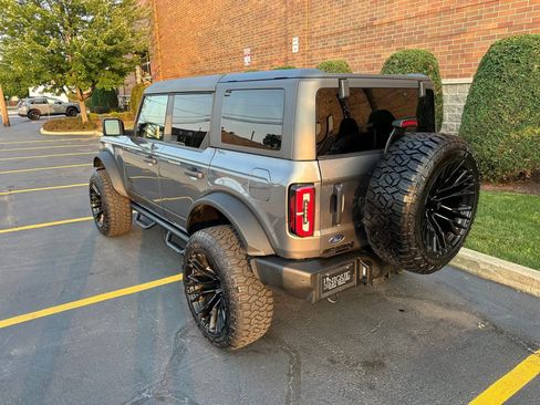 Used 2023 Ford Bronco Wildtrak image 8