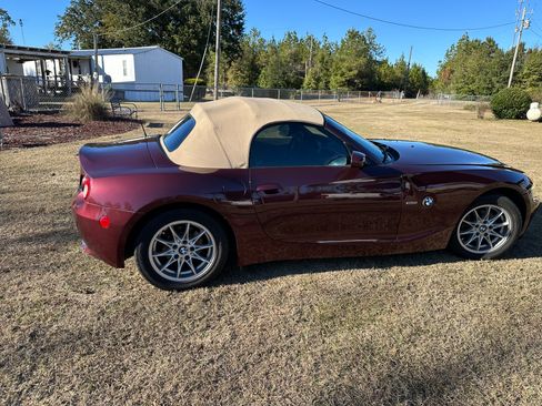 Used 2005 BMW Z4 2.5i image 6