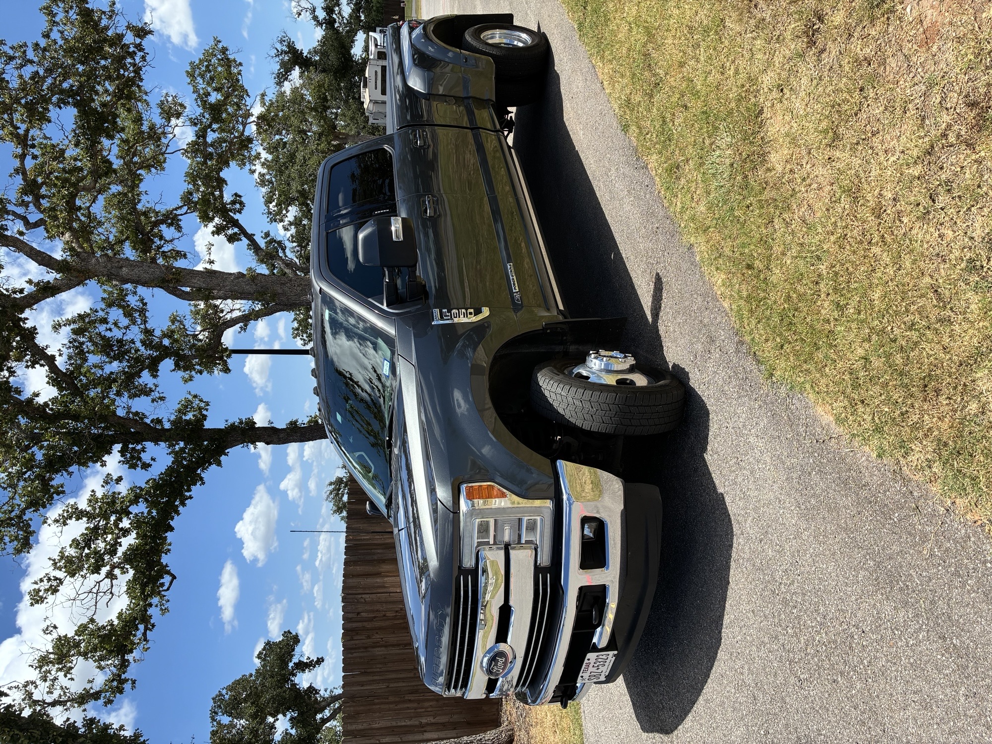 Used 2018 Ford F350 Lariat w/ Lariat Ultimate Package AWD/4WD image 4