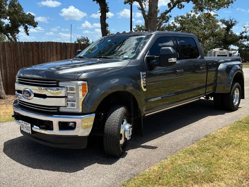 Used 2018 Ford F350 Lariat w/ Lariat Ultimate Package AWD/4WD image 4