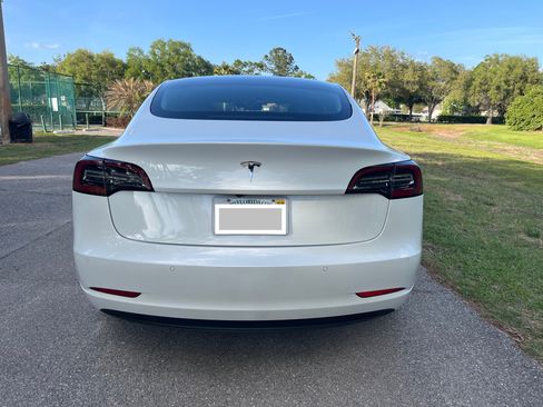 Used 2022 Tesla Model 3 image 9