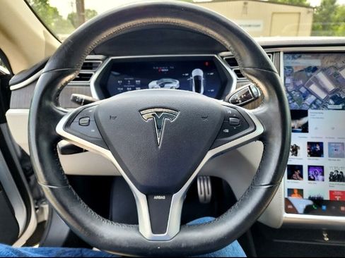 Used 2013 Tesla Model S Performance image 18