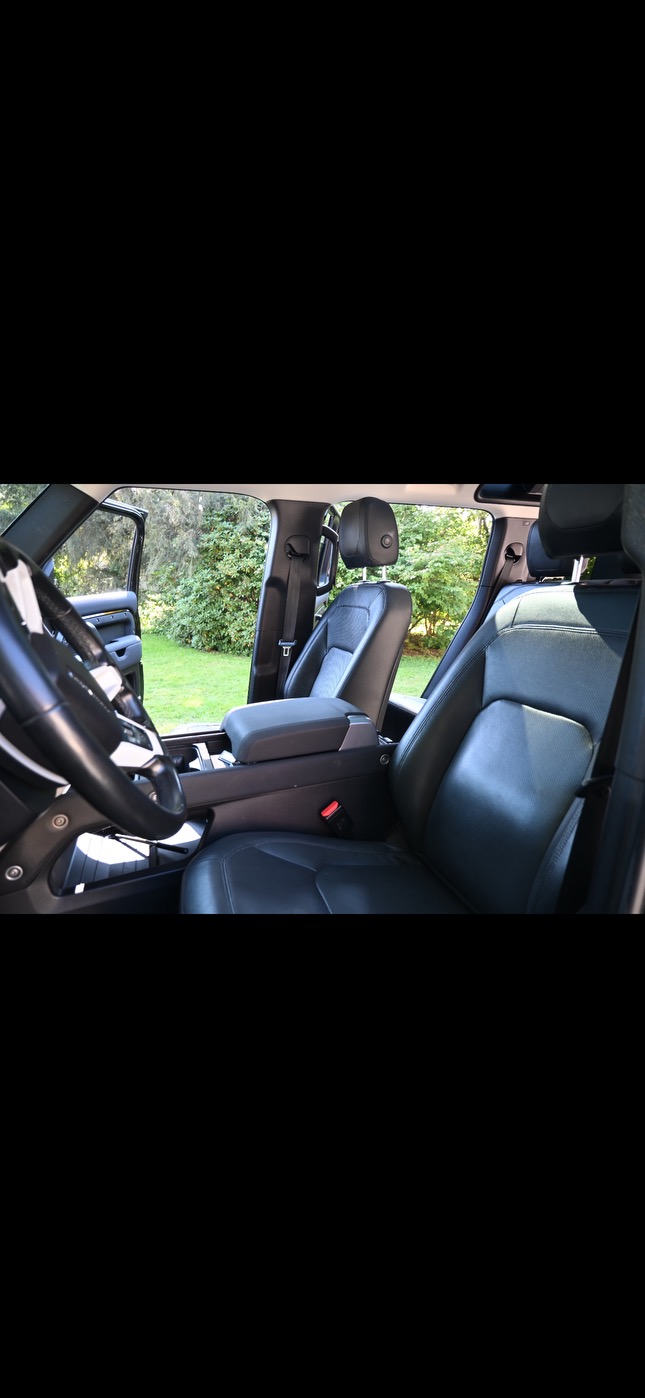 Used 2023 Land Rover Defender 110 SE AWD/4WD image 6