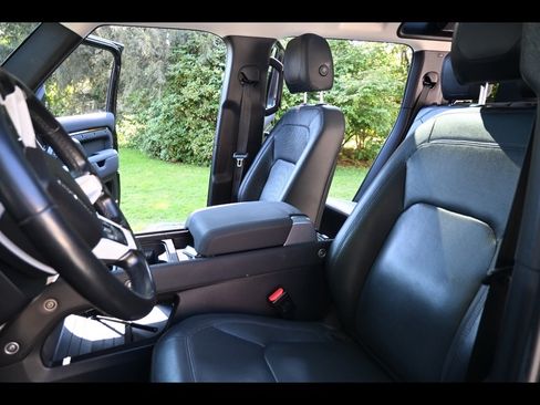 Used 2023 Land Rover Defender 110 SE AWD/4WD image 6