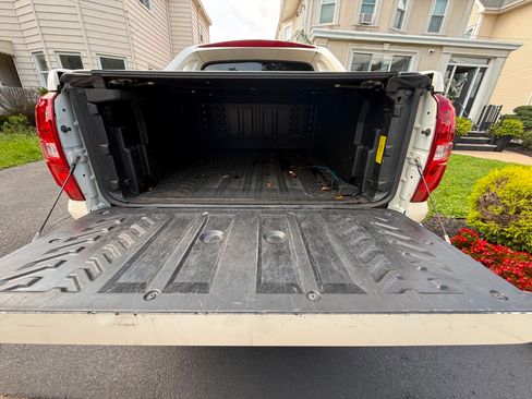 Used 2013 Chevrolet Avalanche LTZ AWD/4WD image 19